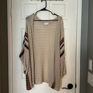 MARKET & SPRUCE

Kamila Pattern Stitch Kimono Cardigan
XL | Beige